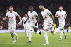 曼联队长阿莫林：逆境中的挑战与领导力之路